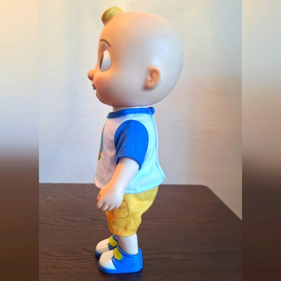 Cocomelon Deluxe Interactive JJ Doll - Picture 5 of 7